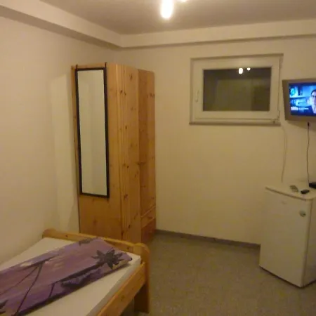 Homestay Zimmervermietung Roy Cologne